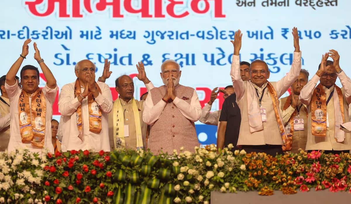 Prime Minister Shri Narendra Modi inaugurates Sardardham Hostel in Vadodara, Gujarat