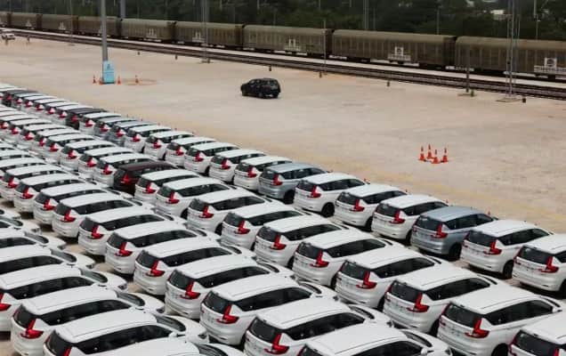India’s passenger vehicle sales jump 35% to 4.5 lakh in August as Maruti, M&M drive growth