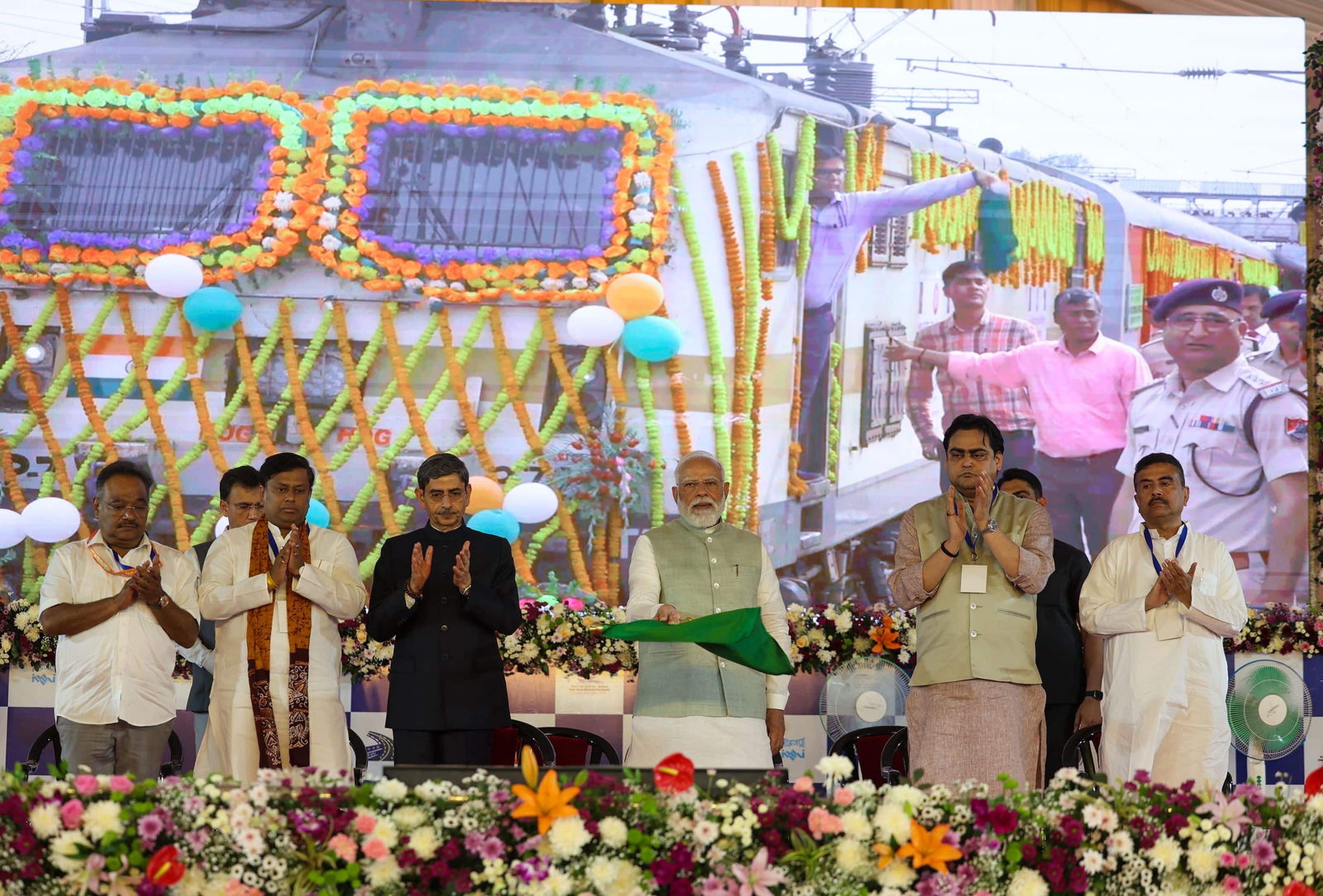 PM Modi lays foundation stone, inaugurates various development works worth Rs.18,700 crore in Kolkata, West Bengal