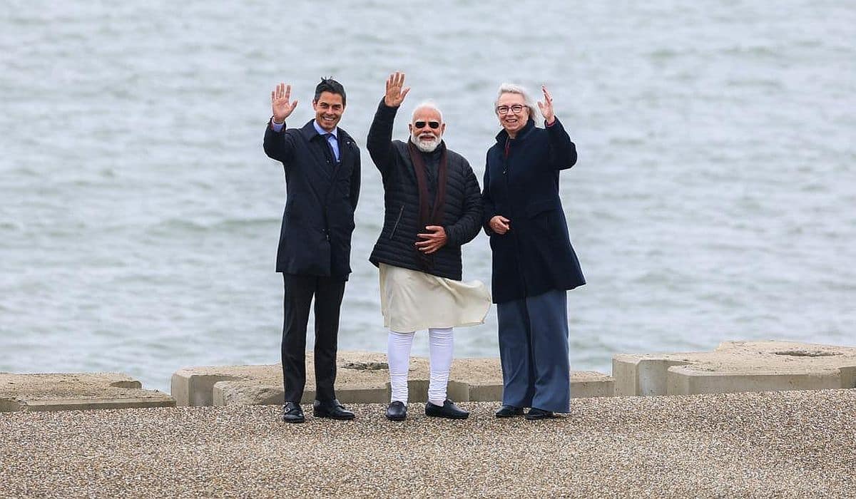 Prime Minister visits Afsluitdijk Dam