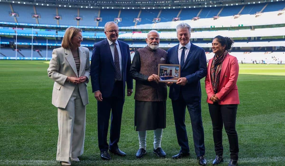 Prime Minister visits the Melbourne Cricket Ground for a Sporting event