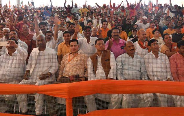 Prime Minister Modi interacts with BJP Karyakartas in Varanasi