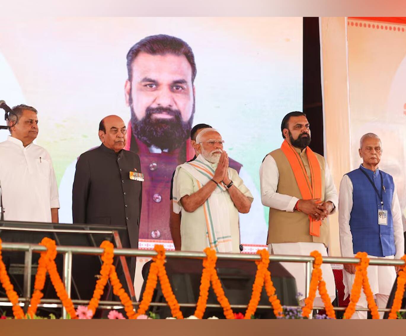 Prime Minister congratulates newly sworn-in Ministers in Bihar Government