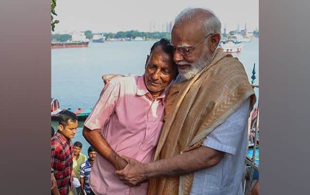 'Thought I Was Dreaming': Boatman Gouranga Biswas Recounts His 40-Minute Hooghly Ride With PM Modi 
