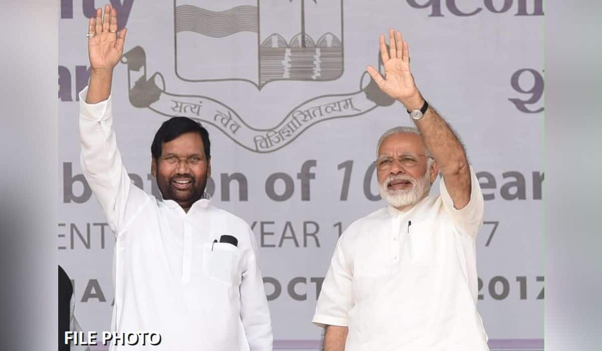 Prime Minister pays tribute to Shri Ram Vilas Paswan ji