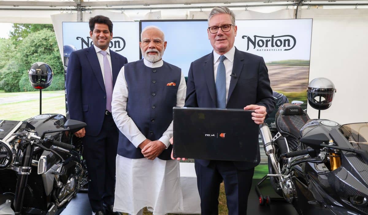 PM Modi and Prime Minister of the United Kingdom meet with Indian and UK business leaders PM Modi and Prime Minister of the United Kingdom meet with Indian and UK business leaders