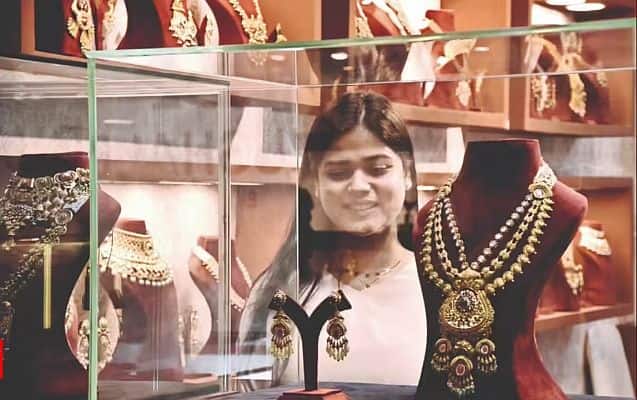Festive sparkle lifts exports: Gem and jewellery shipments jump 15.98% to $2.18 bn in July 