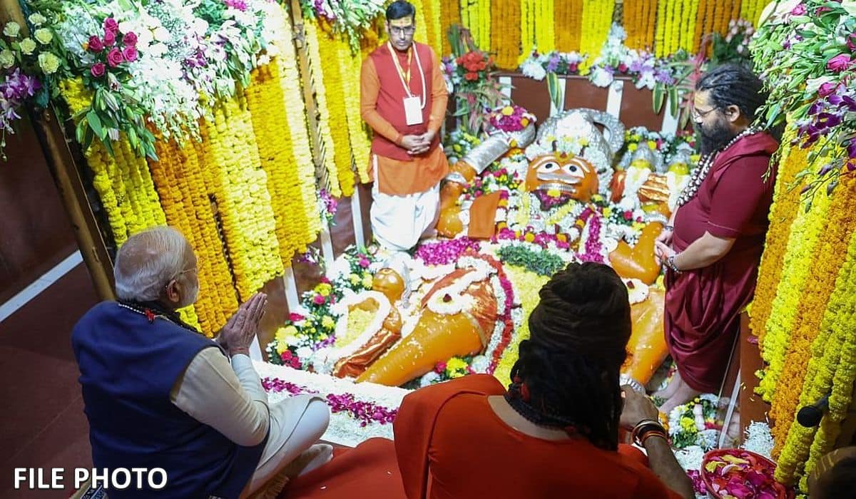 Prime Minister extends greetings on Hanuman Jayanti