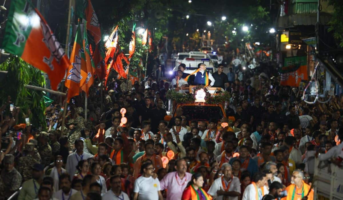 Kolkata erupts in joy during PM Modi’s MEGA roadshow