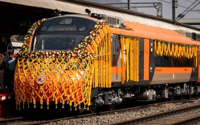 Foreign traveller calls India's Vande Bharat sleeper a “Five-Star Hotel on Rails”; and the Internet agrees