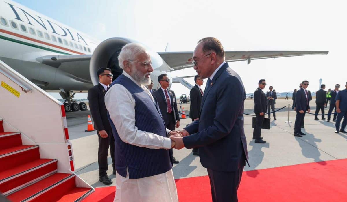 PM Modi arrives to a warm welcome in Kuala Lumpur, Malaysia