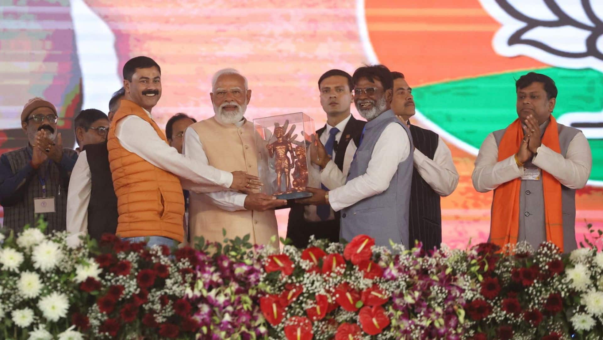 PM Modi draws huge crowd at Malda Rally in West Bengal