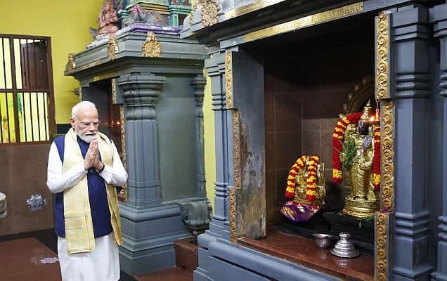 PM Modi offers prayers at Seychelles' Arulmigu Navasakthi Vinayagar temple 