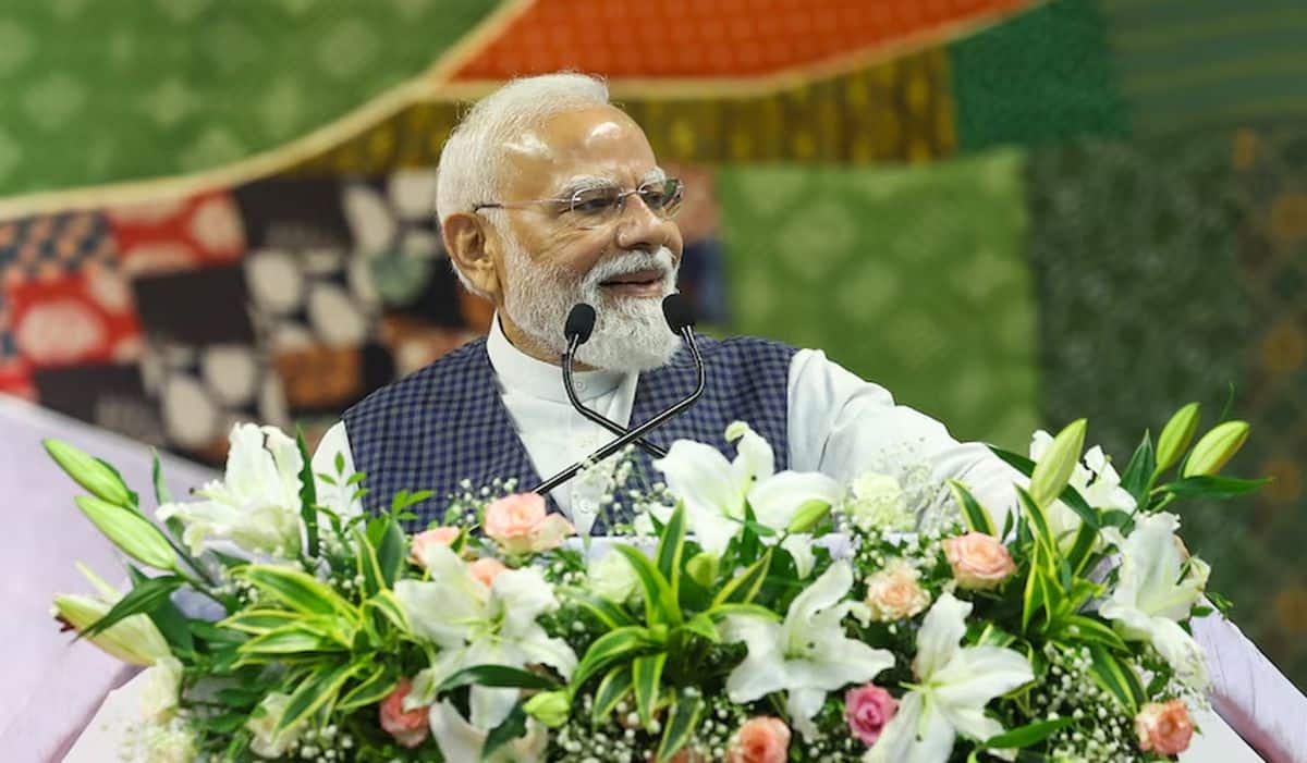 Text of PM’s address at the launch of development works in Surat, Gujarat