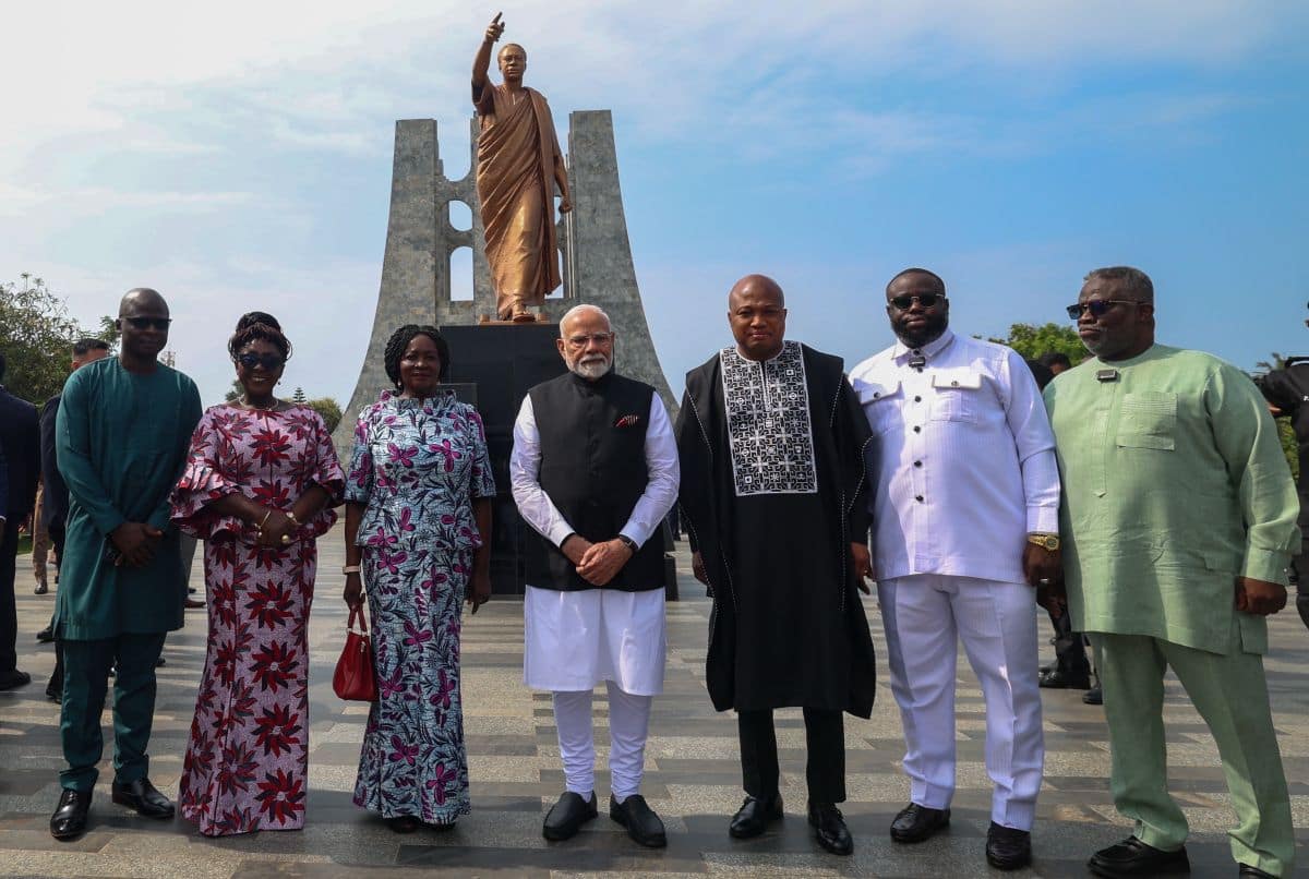 પ્રધાનમંત્રીએ અક્રામાં નક્રુમાહ મેમોરિયલ પાર્ક ખાતે શ્રદ્ધાંજલિ અર્પણ કરી