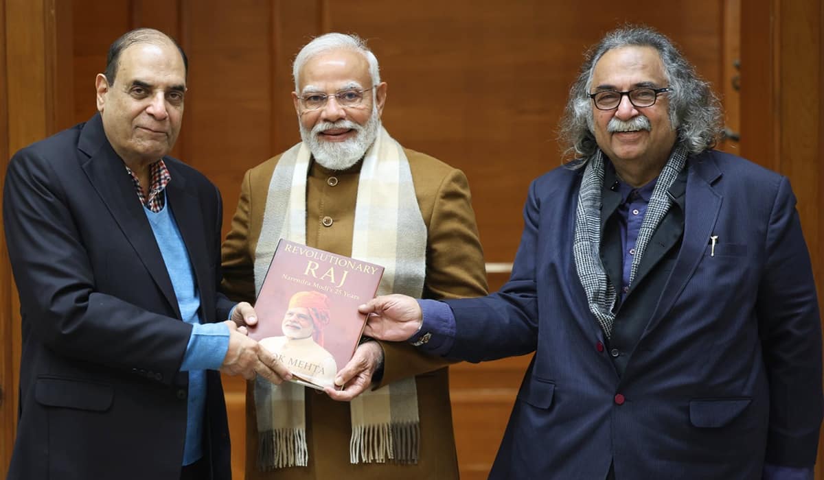 Shri Alok Mehta meets the Prime Minister